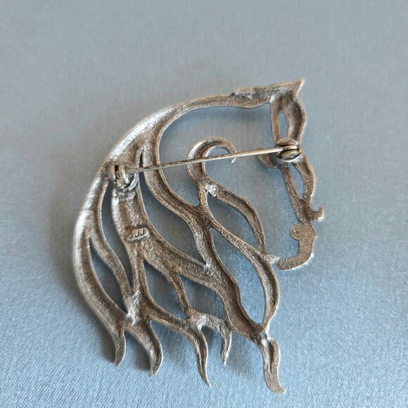 Vintage JJ pewter large brooch with green and clear rhinestones. - Picture 3 of 5